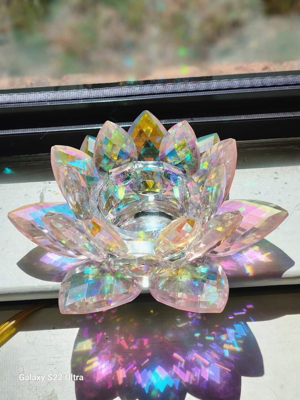 Crystal Lotus Candle Holder - Iridescent Pink
